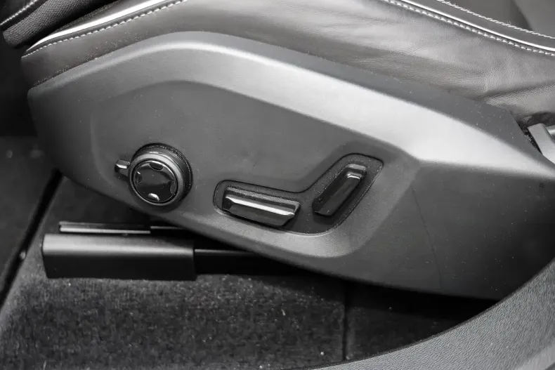 Volvo XC60 din 2023 cu 21.602 km - oferta VOL125022 - foto 12