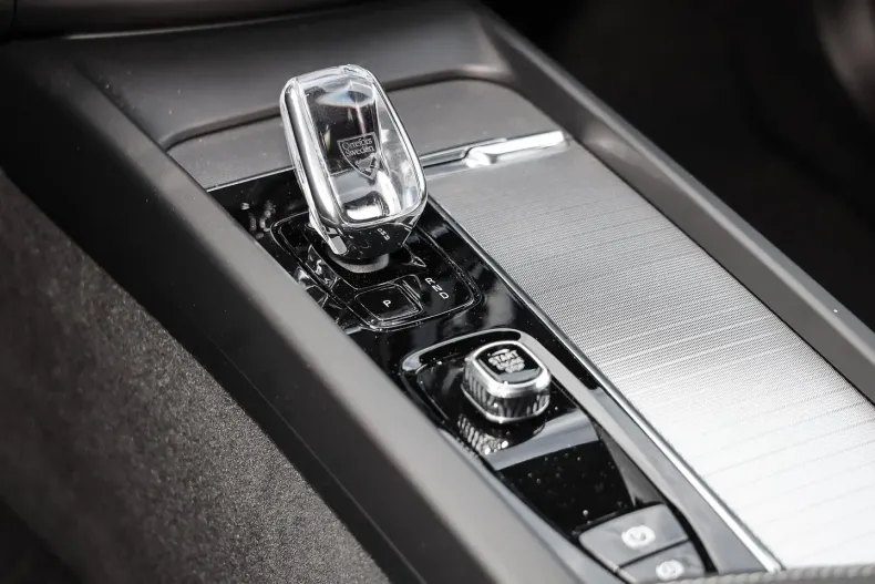 Volvo XC60 din 2023 cu 21.602 km - oferta VOL125022 - foto 13