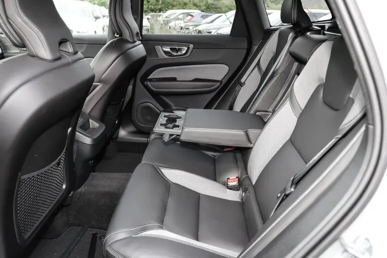 Volvo XC60 din 2023 cu 21.602 km - oferta VOL125022 - foto 14