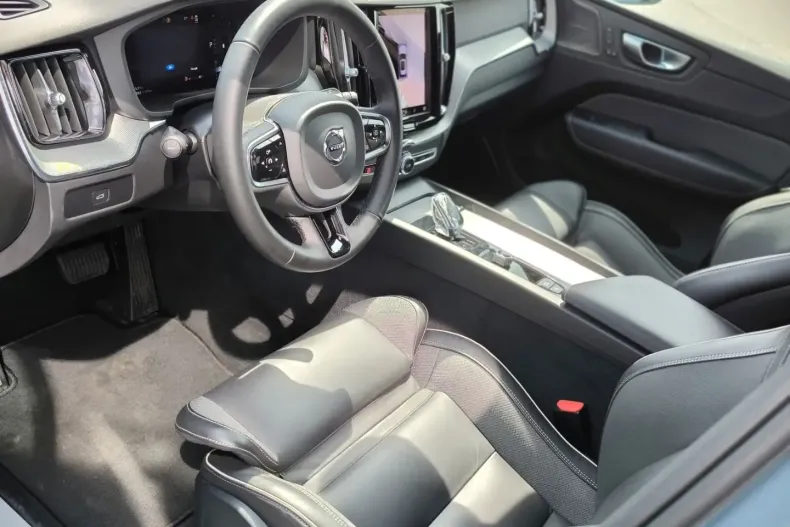 Volvo XC60 din 2023 cu 10.972 km - oferta VOL125023 - foto 4