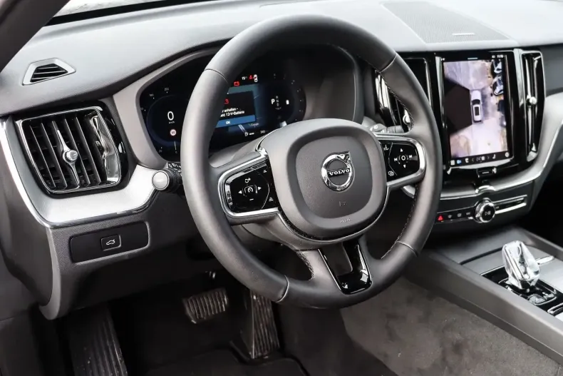 Volvo XC60 din 2023 cu 14.735 km - oferta VOL125025 - foto 4