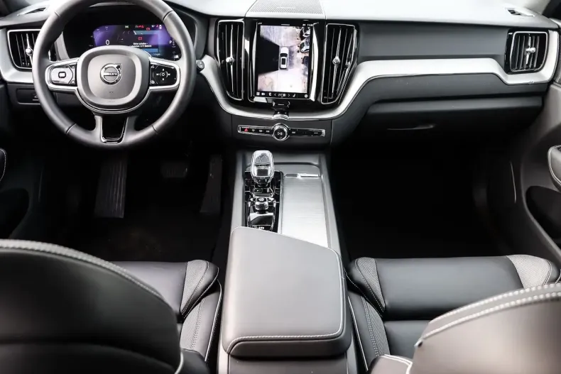 Volvo XC60 din 2023 cu 14.735 km - oferta VOL125025 - foto 5