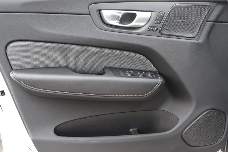 Volvo XC60 din 2023 cu 14.735 km - oferta VOL125025 - foto 10