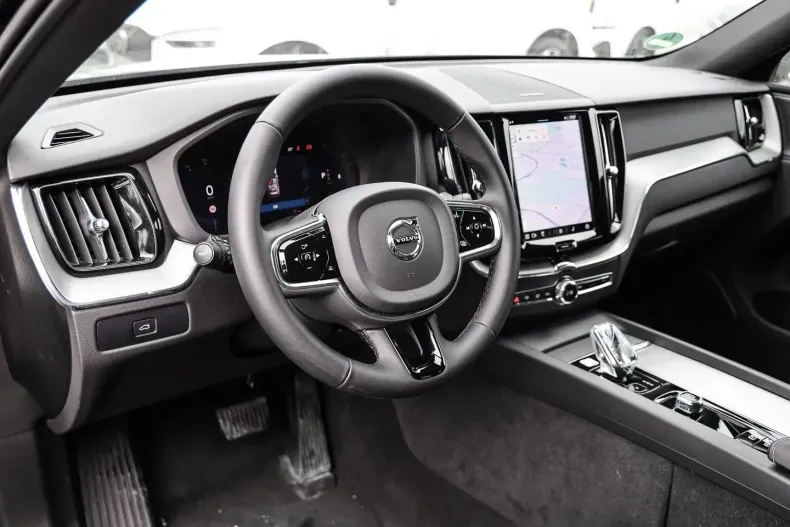 Volvo XC60 din 2023 cu 12.670 km - oferta VOL125027 - foto 4