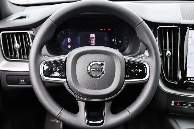 Volvo XC60 din 2023 cu 12.670 km - oferta VOL125027 - foto 6