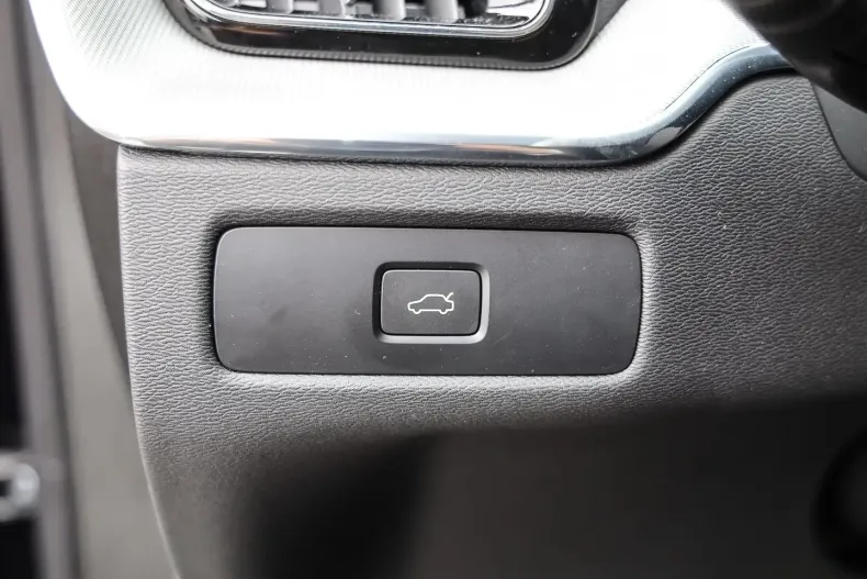 Volvo XC60 din 2023 cu 12.670 km - oferta VOL125027 - foto 8