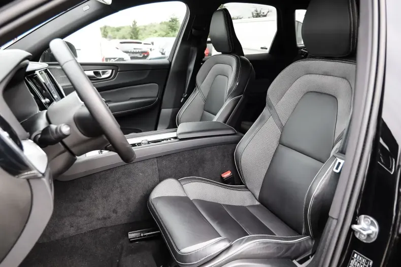 Volvo XC60 din 2023 cu 12.670 km - oferta VOL125027 - foto 9