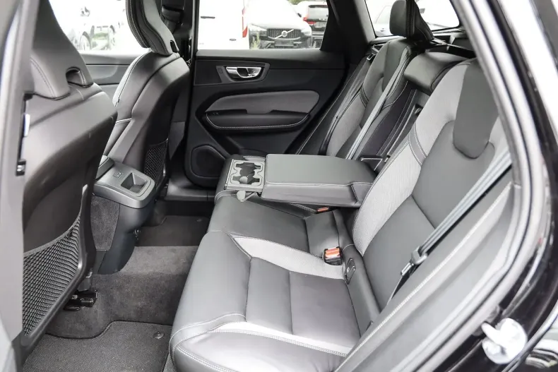 Volvo XC60 din 2023 cu 12.670 km - oferta VOL125027 - foto 14