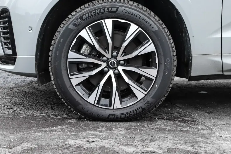 Volvo XC60 din 2023 cu 21.550 km - oferta VOL125028 - foto 3