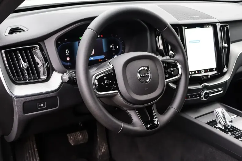 Volvo XC60 din 2023 cu 21.550 km - oferta VOL125028 - foto 4