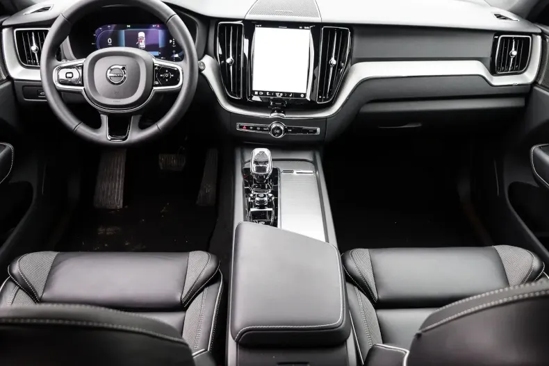 Volvo XC60 din 2023 cu 21.550 km - oferta VOL125028 - foto 5