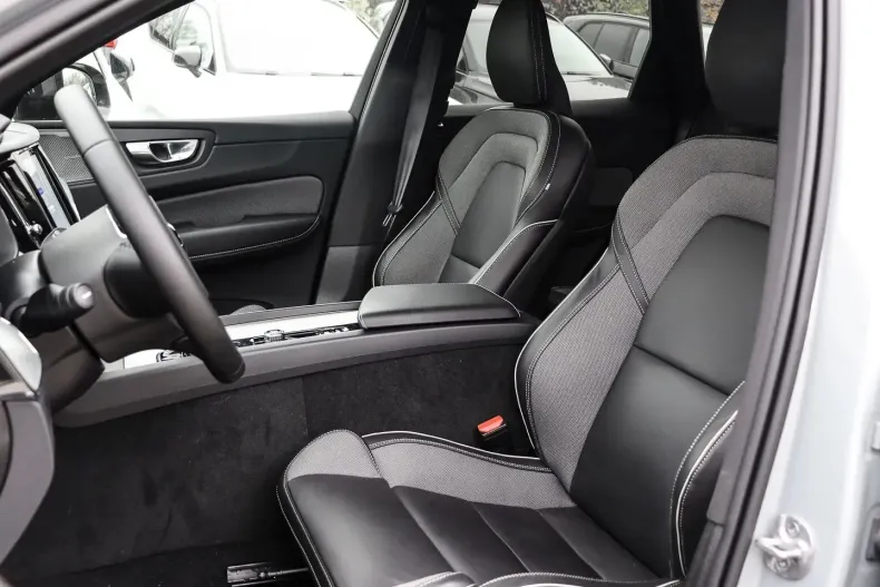 Volvo XC60 din 2023 cu 21.550 km - oferta VOL125028 - foto 7