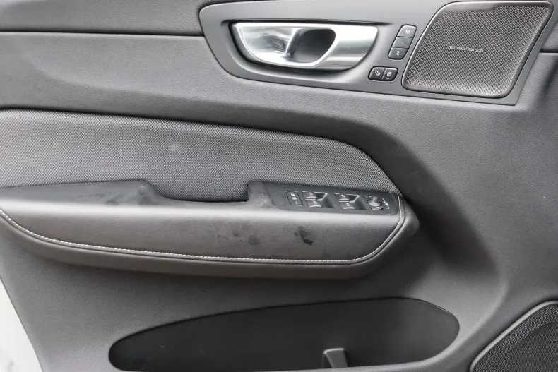 Volvo XC60 din 2023 cu 21.550 km - oferta VOL125028 - foto 10