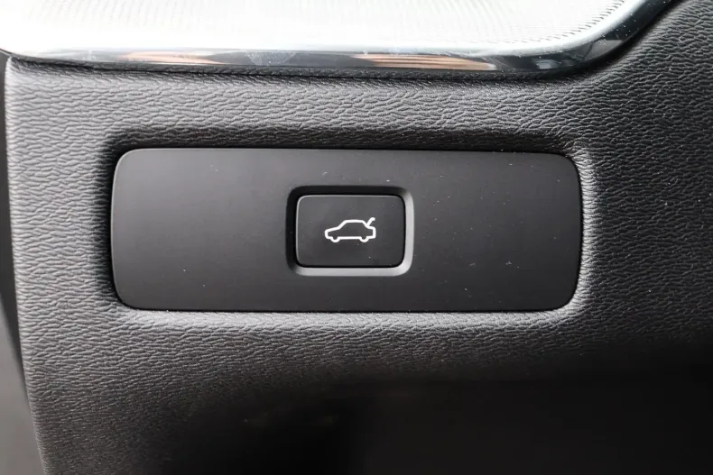 Volvo XC60 din 2023 cu 21.550 km - oferta VOL125028 - foto 11