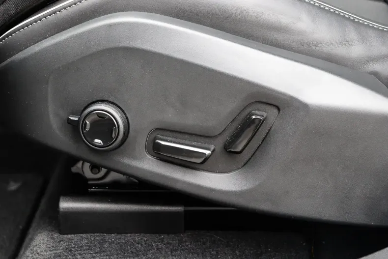 Volvo XC60 din 2023 cu 21.550 km - oferta VOL125028 - foto 12