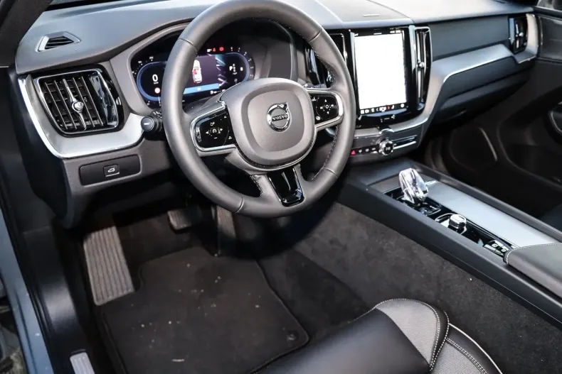 Volvo XC60 din 2023 cu 22.667 km - oferta VOL125029 - foto 4