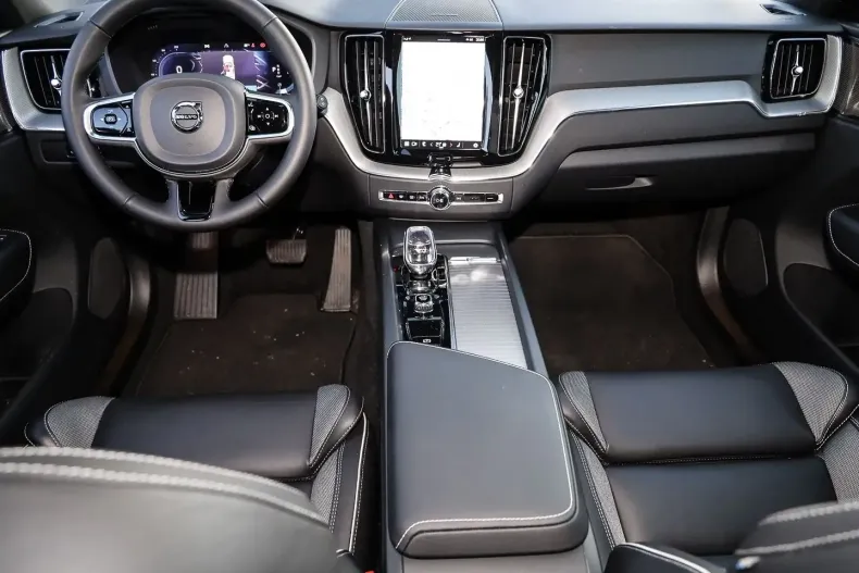 Volvo XC60 din 2023 cu 22.667 km - oferta VOL125029 - foto 5