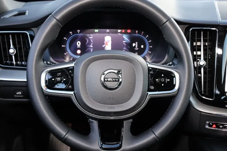 Volvo XC60 din 2023 cu 22.667 km - oferta VOL125029 - foto 6