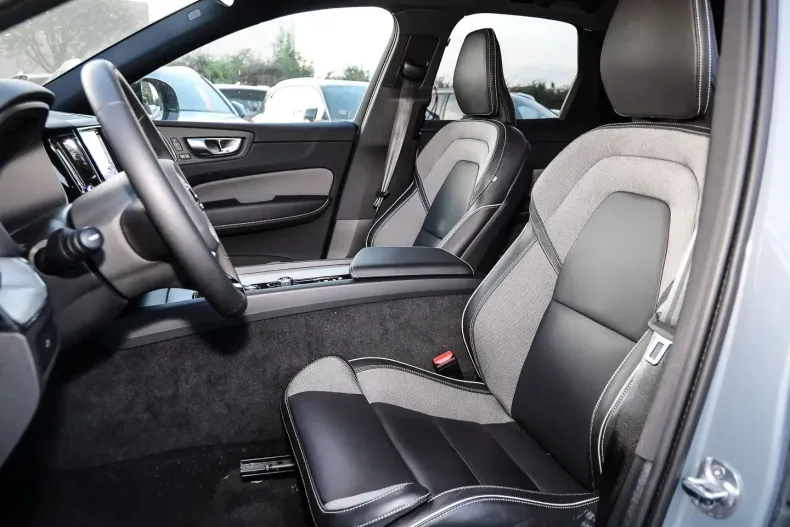 Volvo XC60 din 2023 cu 22.667 km - oferta VOL125029 - foto 7