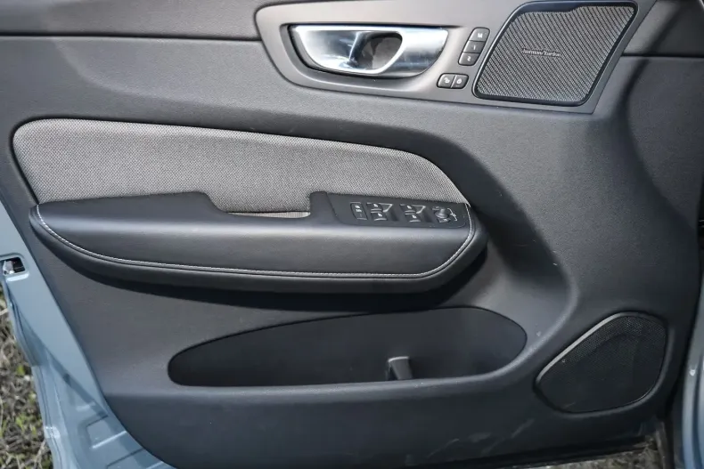 Volvo XC60 din 2023 cu 22.667 km - oferta VOL125029 - foto 10