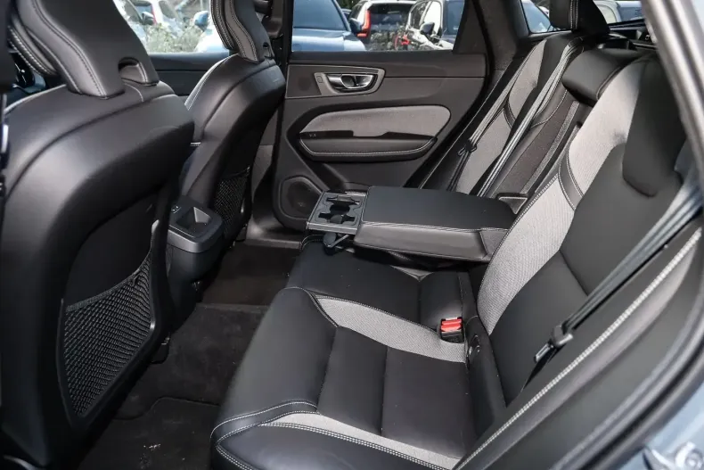 Volvo XC60 din 2023 cu 22.667 km - oferta VOL125029 - foto 14