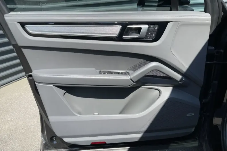 Porsche Cayenne din 2022 cu 24.000 km - oferta POR125044 - foto 12