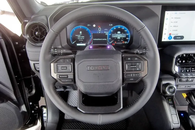 Toyota Land Cruiser din 2024 cu 10 km - oferta TOY125047 - foto 6