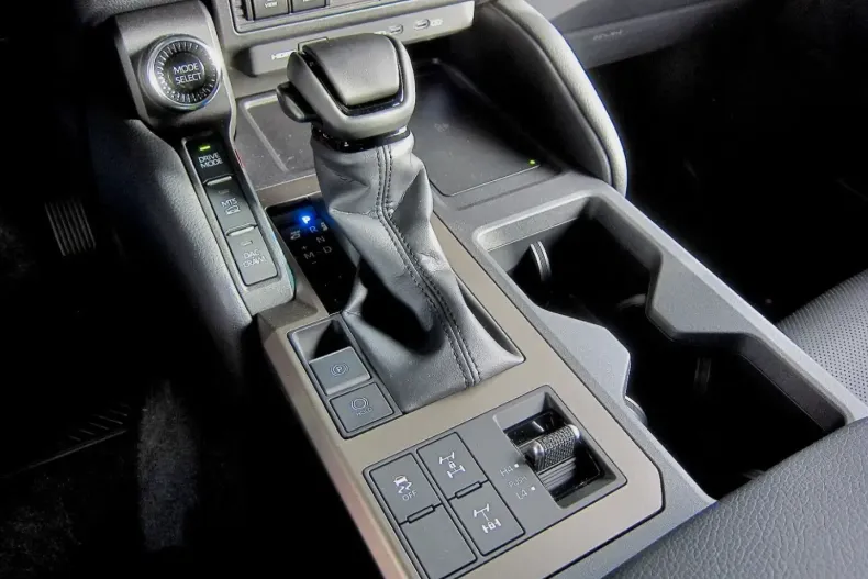 Toyota Land Cruiser din 2024 cu 10 km - oferta TOY125047 - foto 11