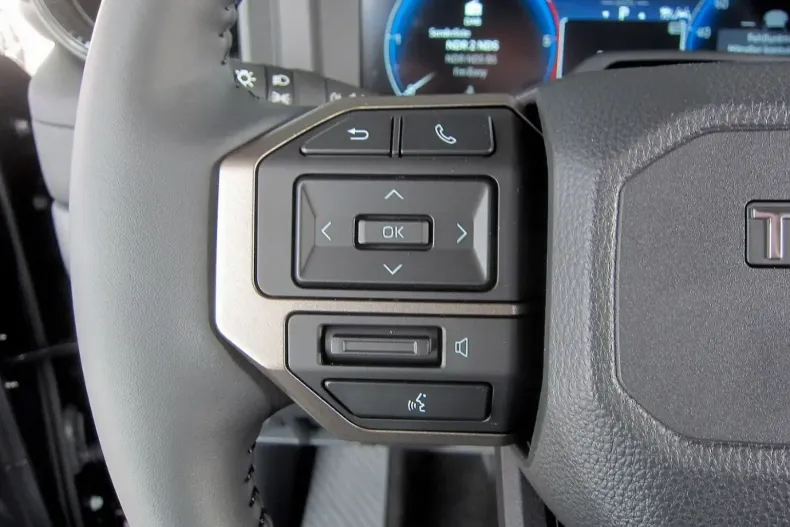 Toyota Land Cruiser din 2024 cu 10 km - oferta TOY125047 - foto 13