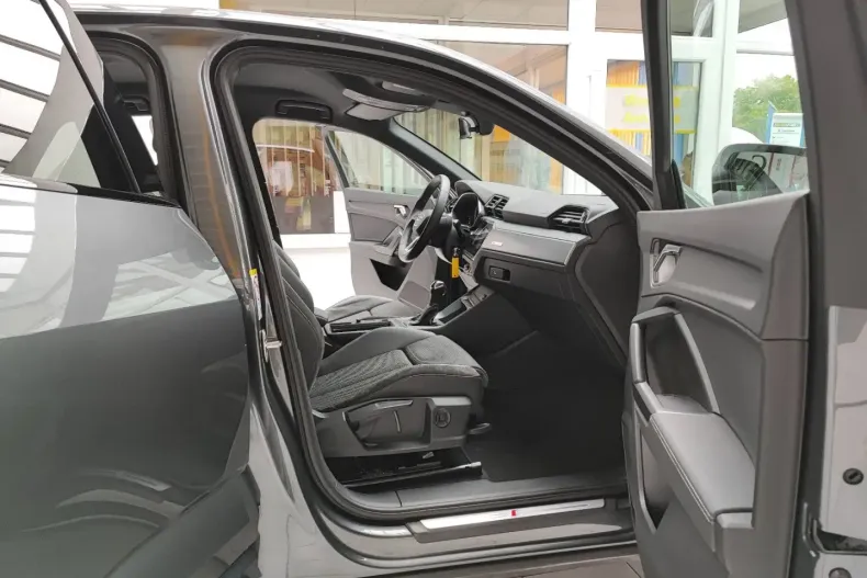 Audi Q3 din 2023 cu 12.720 km - oferta AUD125048 - foto 19