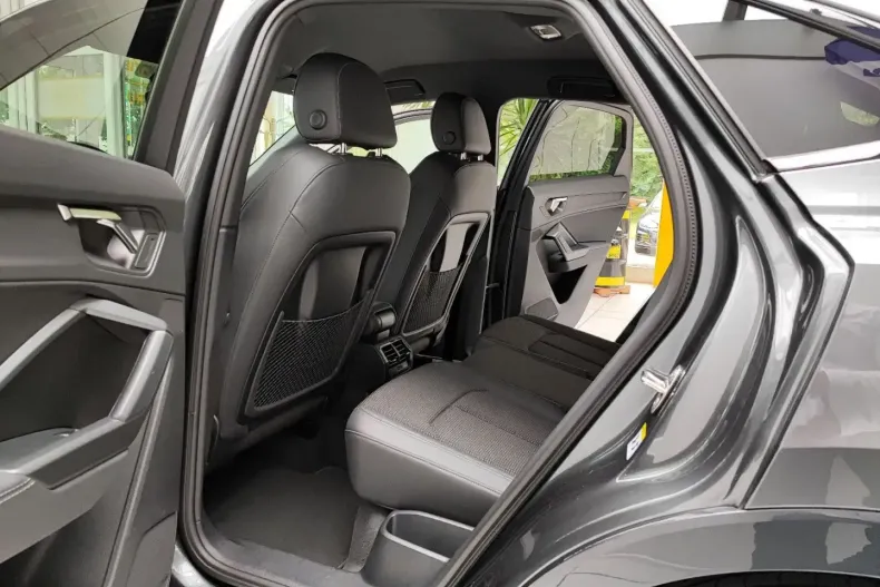 Audi Q3 din 2023 cu 12.720 km - oferta AUD125048 - foto 24