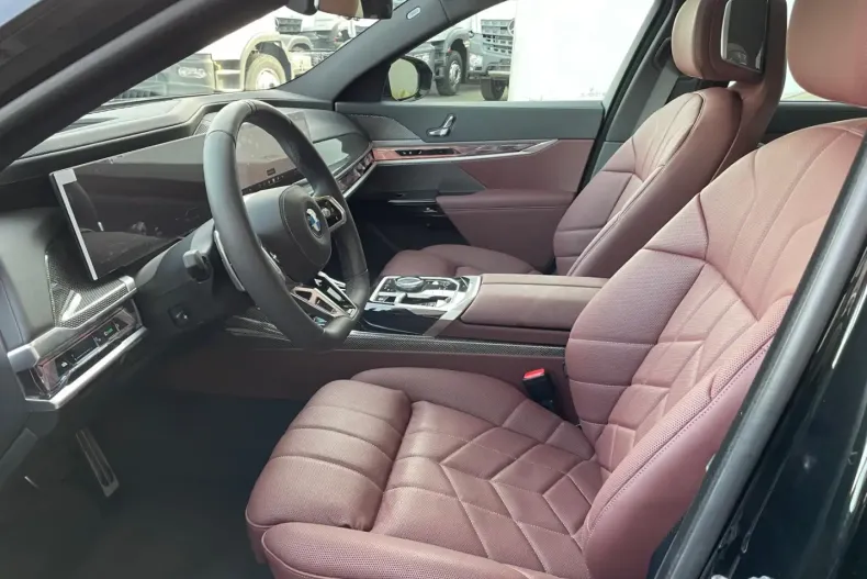 BMW 740 din 2024 cu 6.000 km - oferta BMW125063 - foto 17