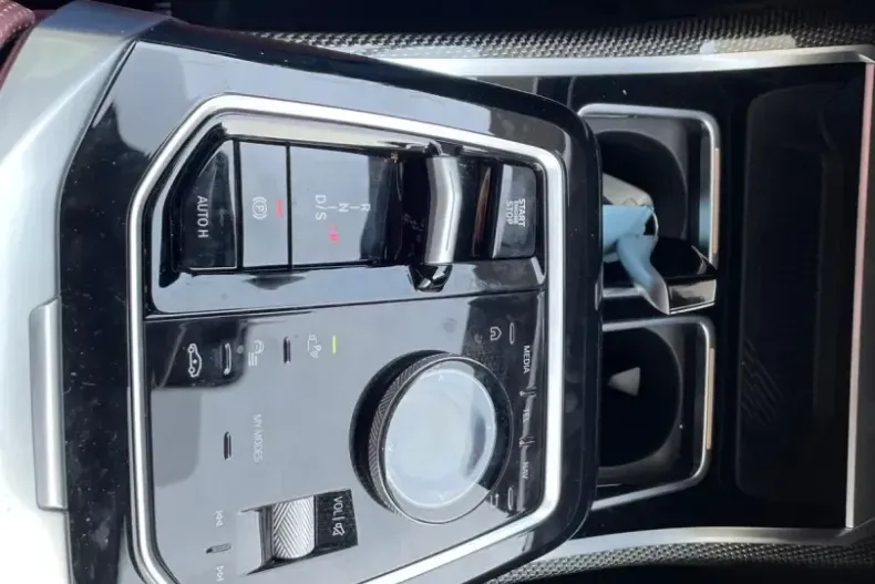 BMW 740 din 2024 cu 6.000 km - oferta BMW125063 - foto 18