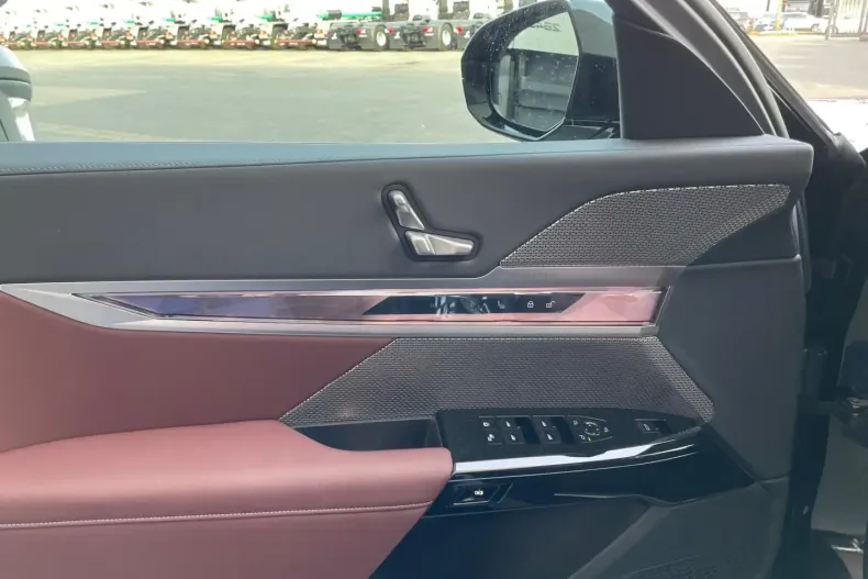 BMW 740 din 2024 cu 6.000 km - oferta BMW125063 - foto 20