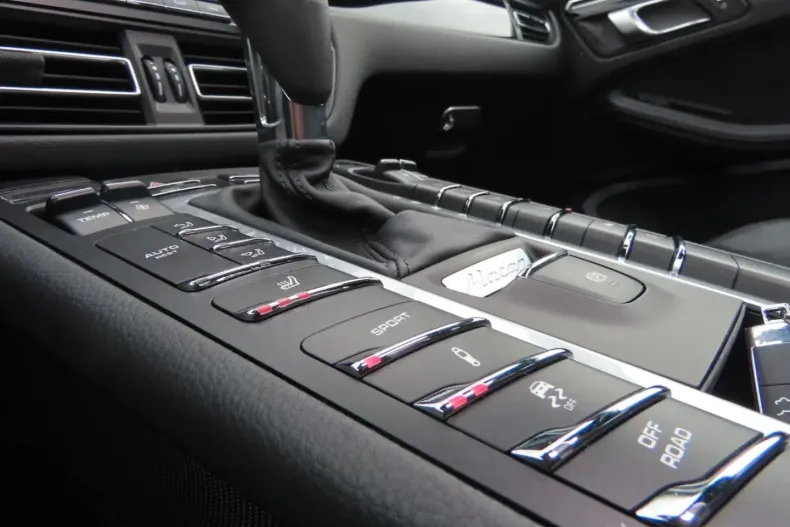 Porsche Macan din 2021 cu 70.000 km - oferta POR125077 - foto 9