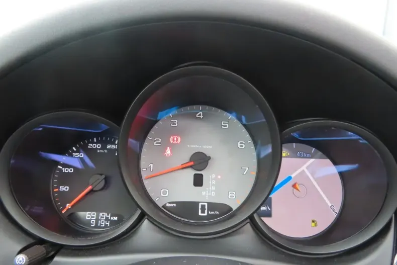 Porsche Macan din 2021 cu 70.000 km - oferta POR125077 - foto 17