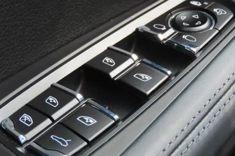 Porsche Macan din 2021 cu 70.000 km - oferta POR125077 - foto 18