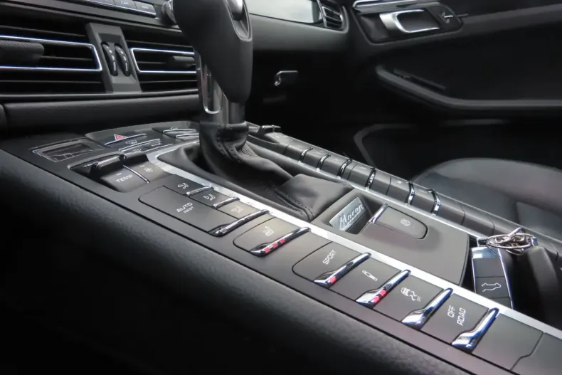 Porsche Macan din 2021 cu 70.000 km - oferta POR125077 - foto 20