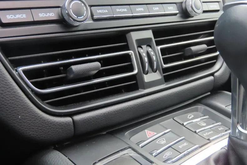 Porsche Macan din 2021 cu 70.000 km - oferta POR125077 - foto 21