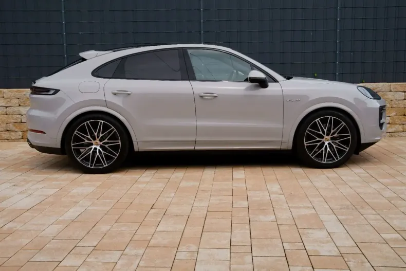 Porsche Cayenne din 2024 cu 4.500 km - oferta POR125081 - foto 4