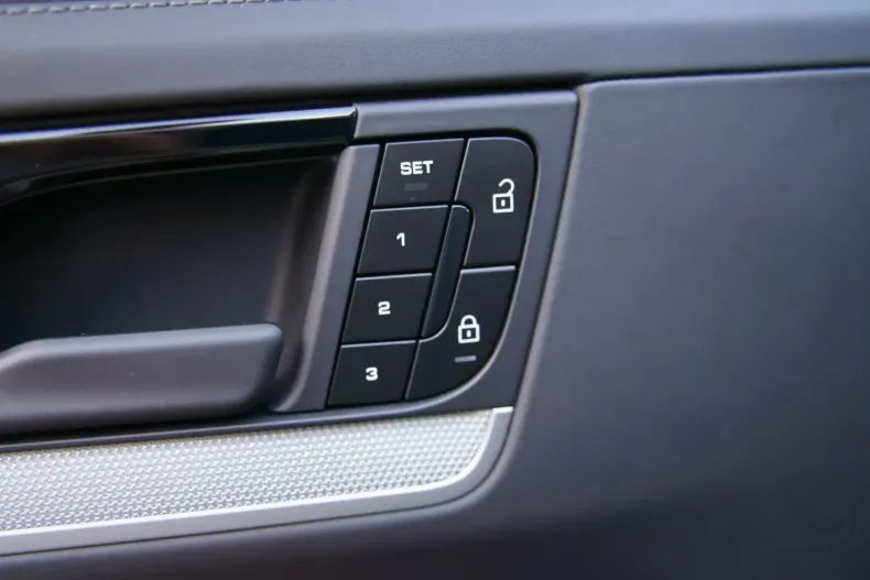 Porsche Cayenne din 2024 cu 4.500 km - oferta POR125081 - foto 16