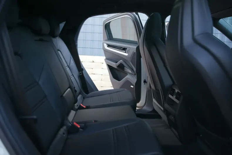 Porsche Cayenne din 2024 cu 4.500 km - oferta POR125081 - foto 19