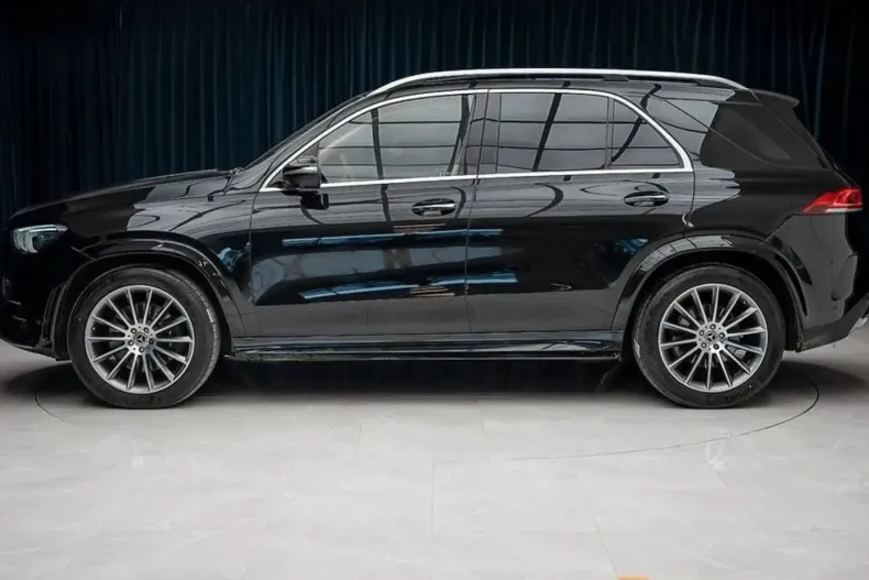 Mercedes-Benz GLE 400 din 2021 cu 35.000 km - oferta MER125086 - foto 2