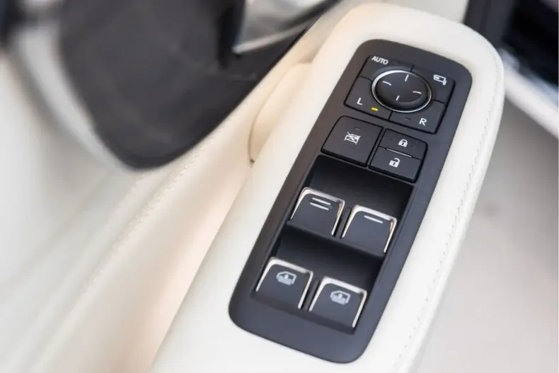 Lexus LS 500 din 2024 cu 5.000 km - oferta LEX125092 - foto 9