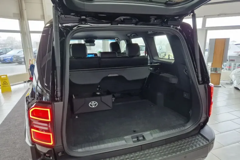 Toyota Land Cruiser din 2024 cu 15 km - oferta TOY125093 - foto 8