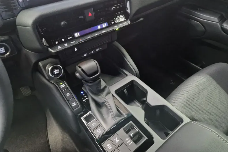 Toyota Land Cruiser din 2024 cu 15 km - oferta TOY125093 - foto 18