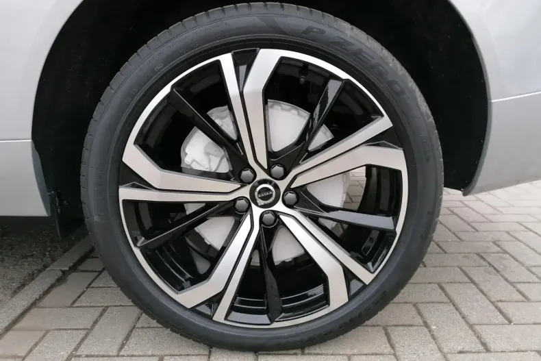 Volvo XC60 din 2024 cu 15.000 km - oferta VOL125096 - foto 3