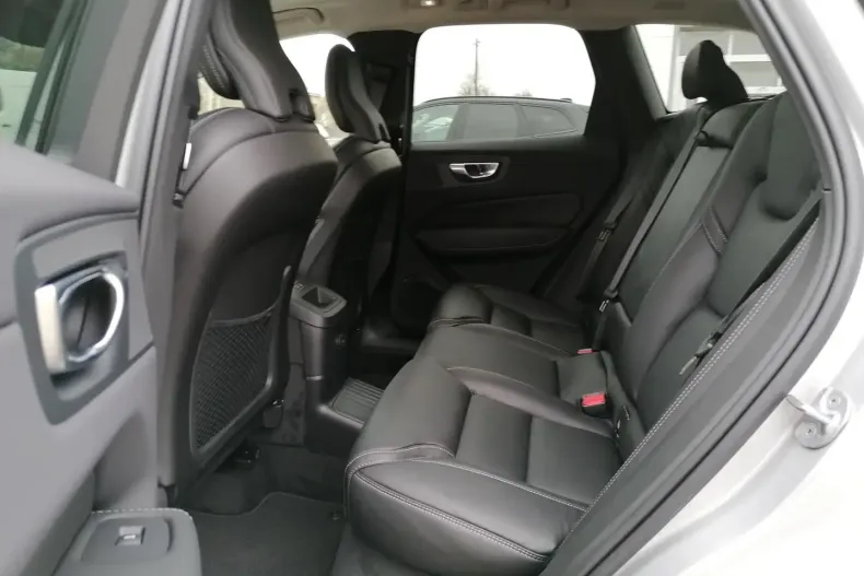 Volvo XC60 din 2024 cu 15.000 km - oferta VOL125096 - foto 6