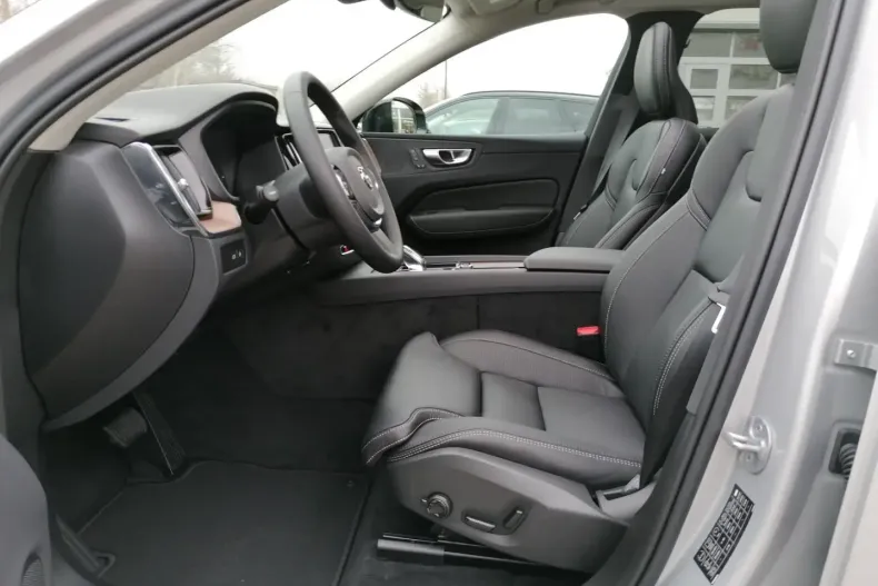 Volvo XC60 din 2024 cu 15.000 km - oferta VOL125096 - foto 7