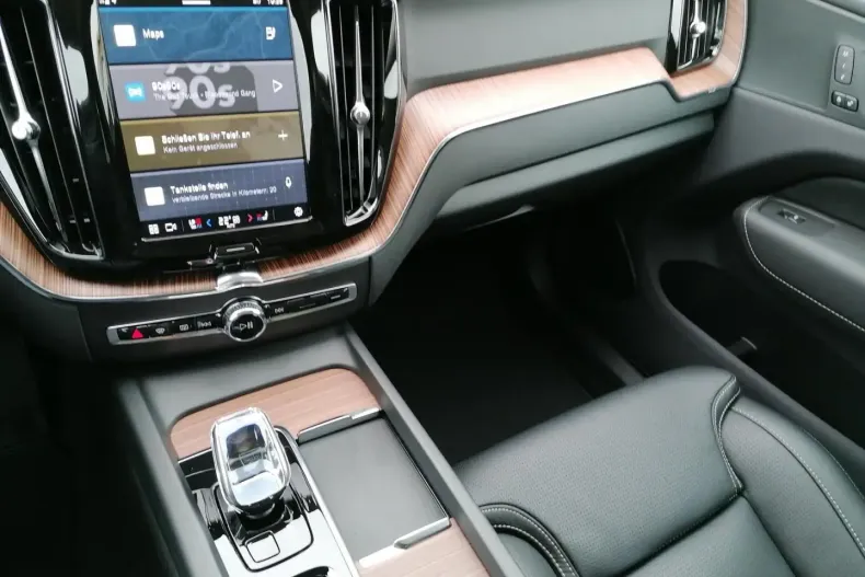 Volvo XC60 din 2024 cu 15.000 km - oferta VOL125096 - foto 8